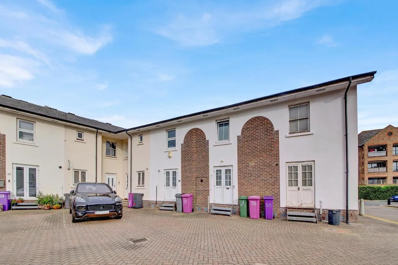 Sercasa - Island Gardens - Canary Wharf London Apartment